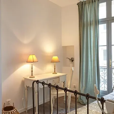 Cozy Place De La Madeleine ベジエ